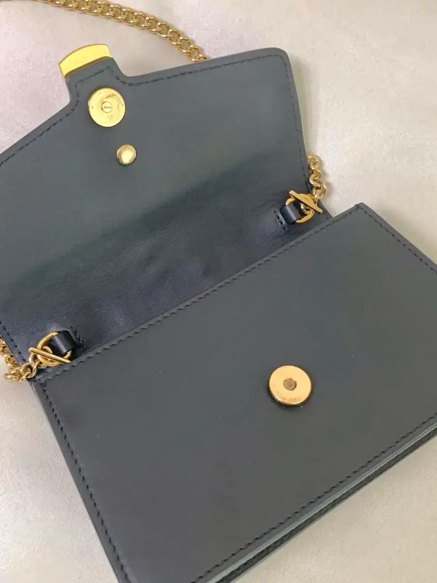 GUCCI グッチ