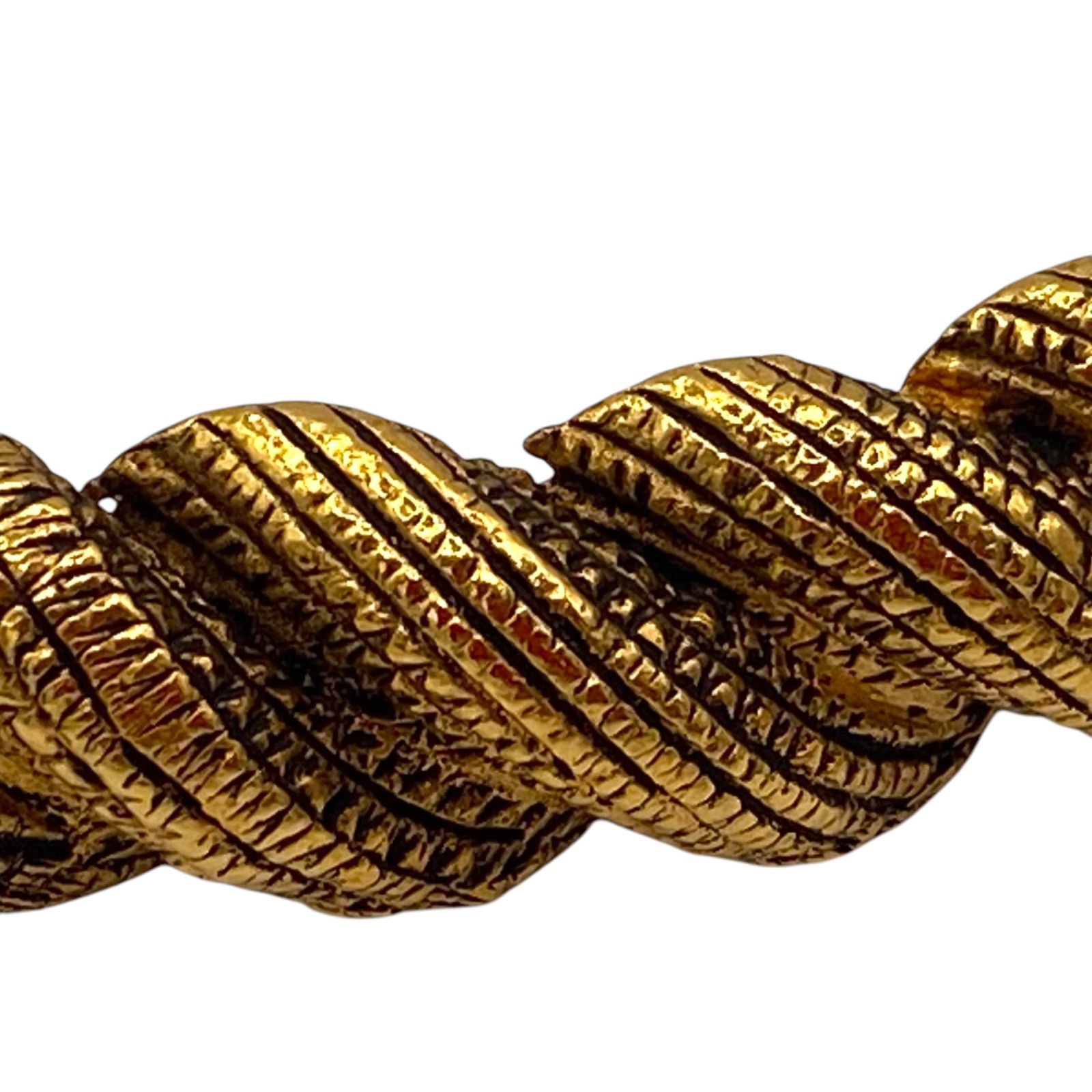 CHANEL ゴールド ツイストバングル ○美品 シャネル CHANEL ヴィンテージ ツイスト バングル 25