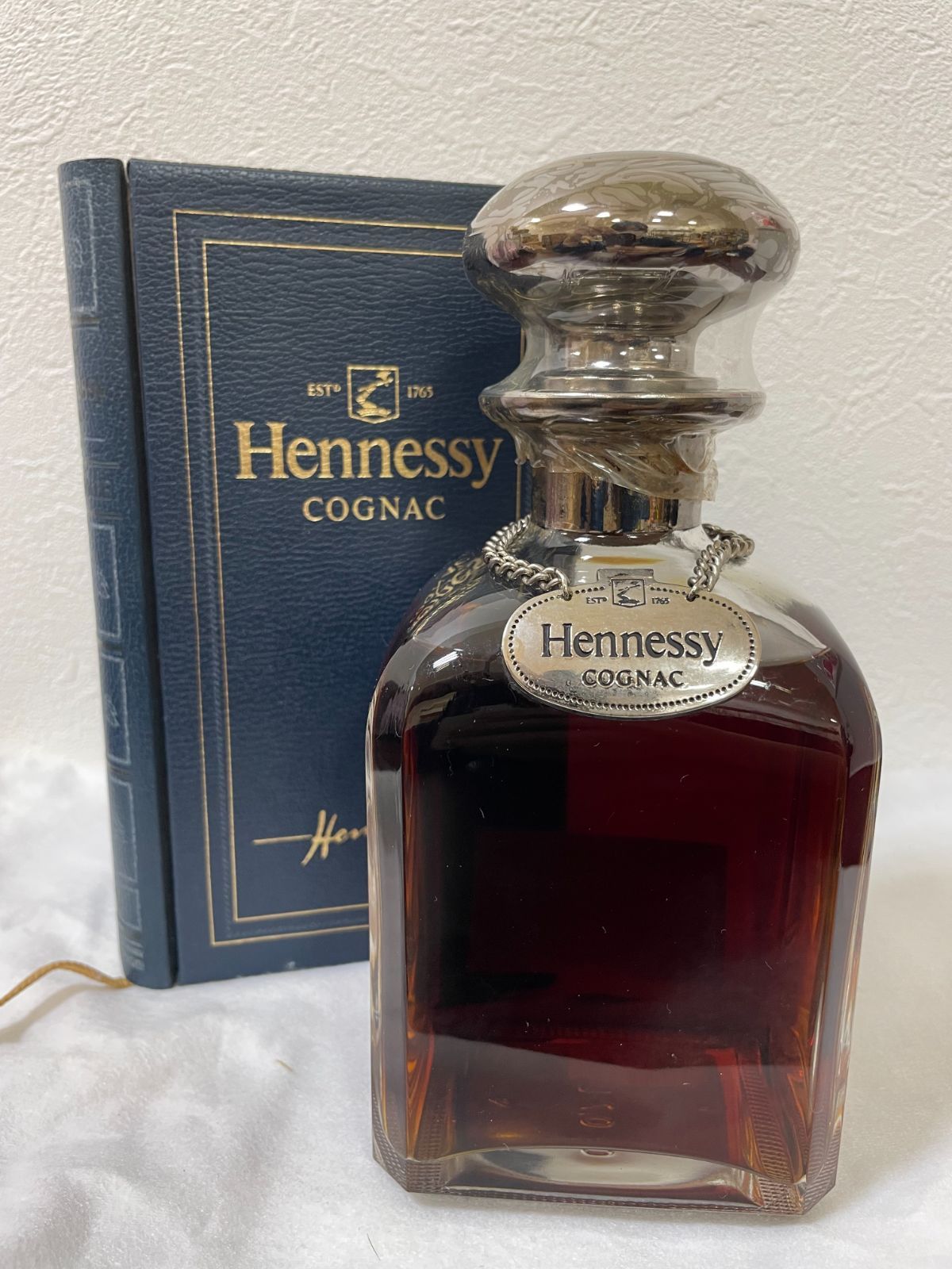 Hennessy ヘネシー シルバートップ ブック型ケース付き ブランデー/コニャック700ml 40%箱付き 古酒 - 飲料
