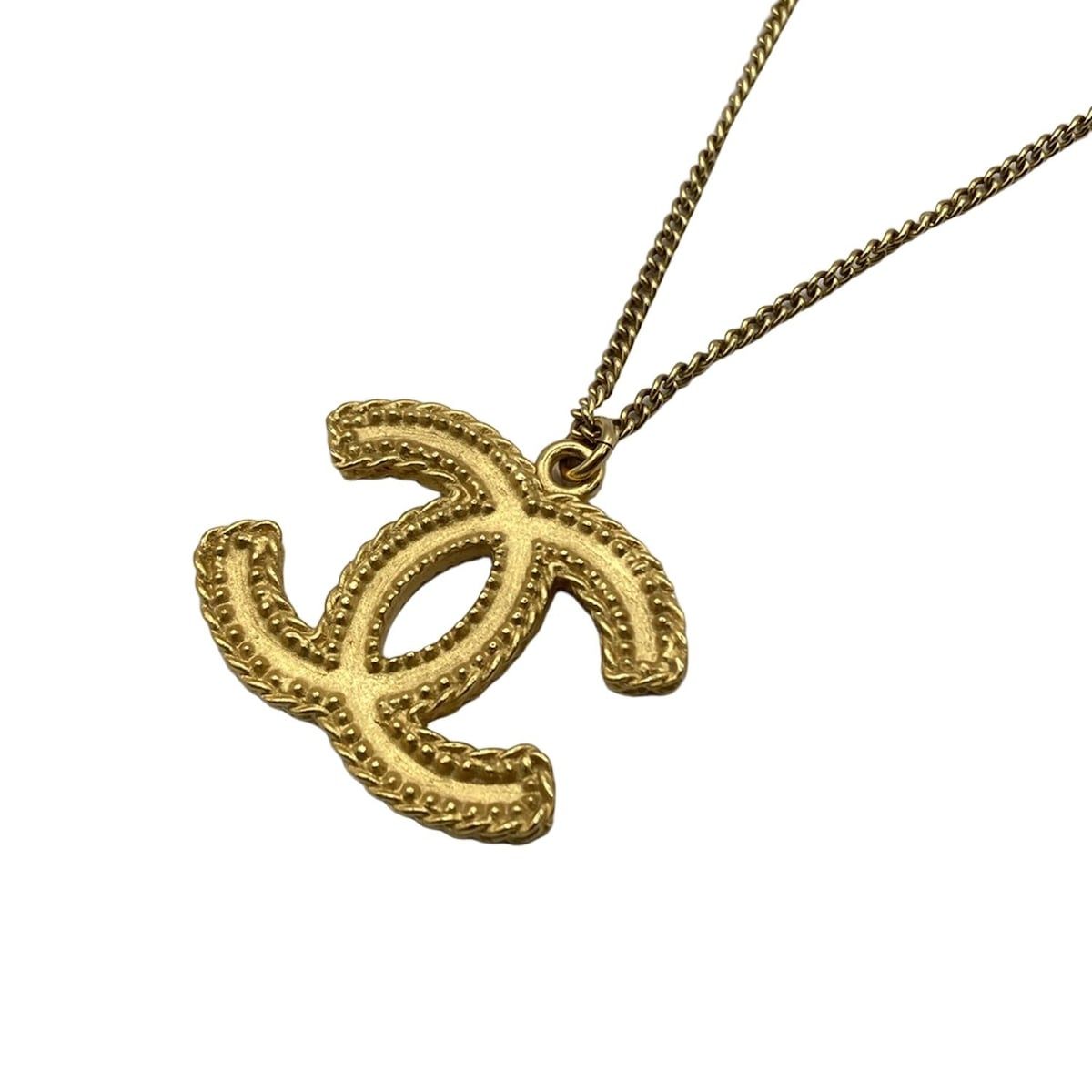 CHANEL シャネル