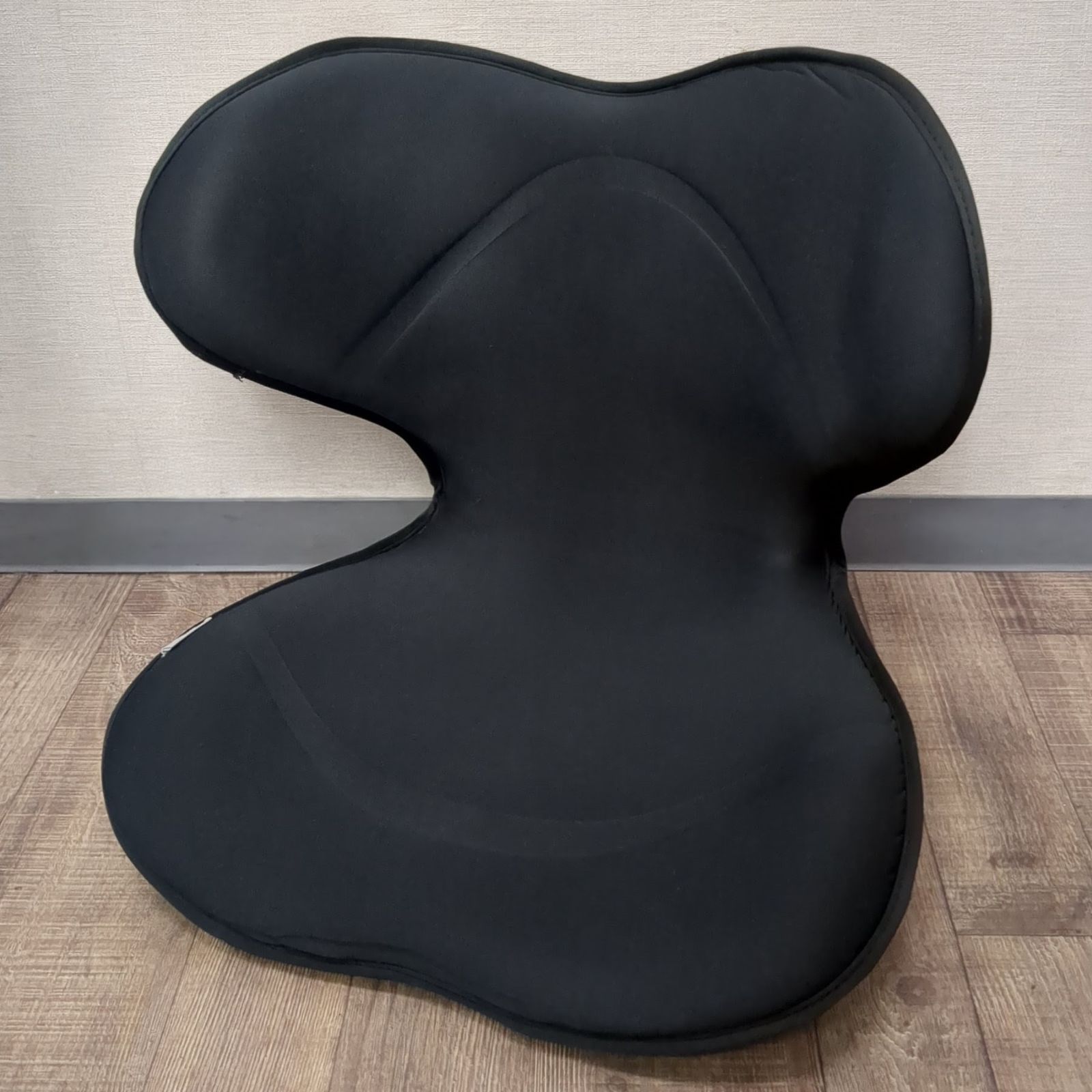 SMART）正規品 ダイエット・健康 骨盤矯正クッション ブラック style smart