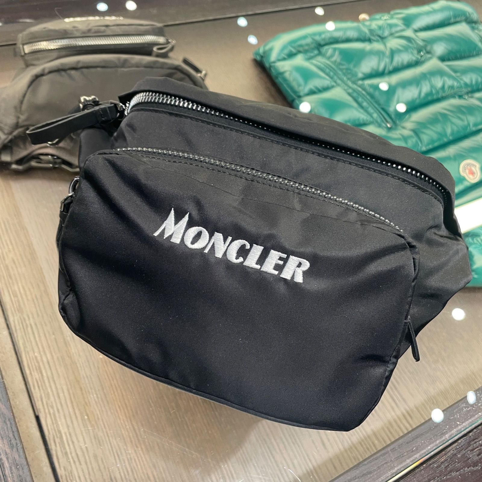 新品】MONCLER DURANCE モンクレール ロゴ ボディバッグ - ◾️発送お