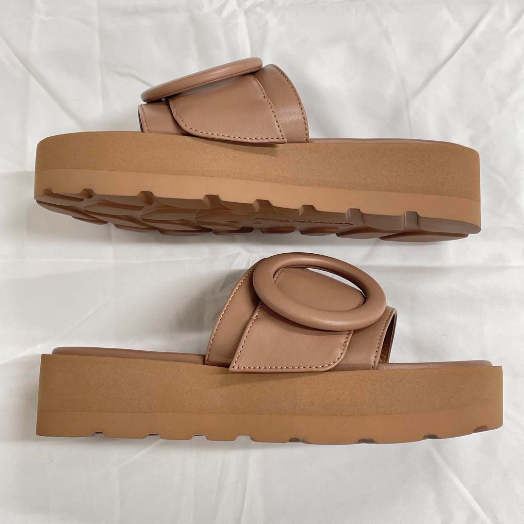 プラットフォーム