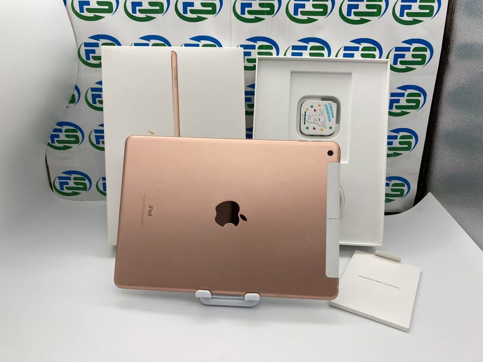 iPad 第6世代 32GB ゴールド SIMフリー 本体のみ - メルカリ