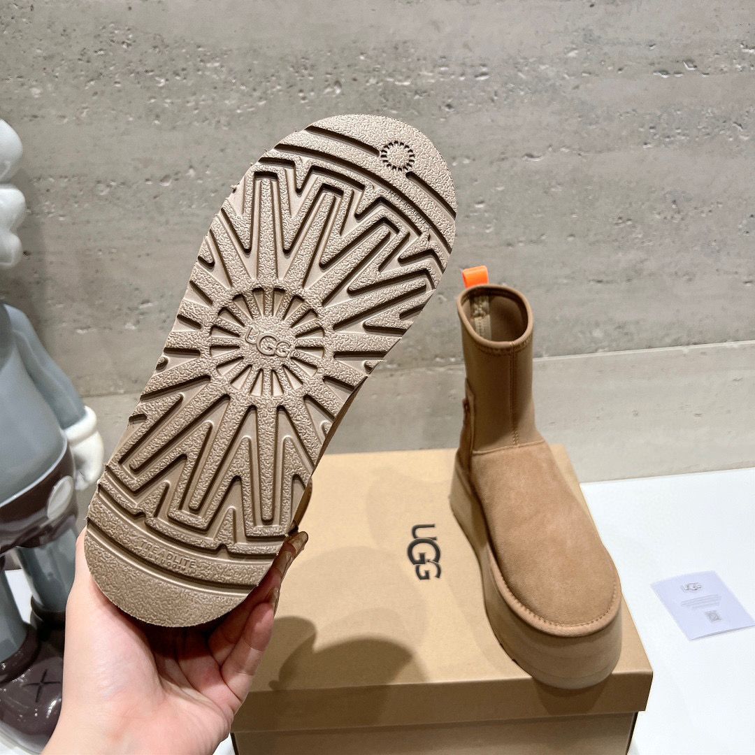 大人気 新品 UGG アグ ブーツ レディース クラシック ディッパー