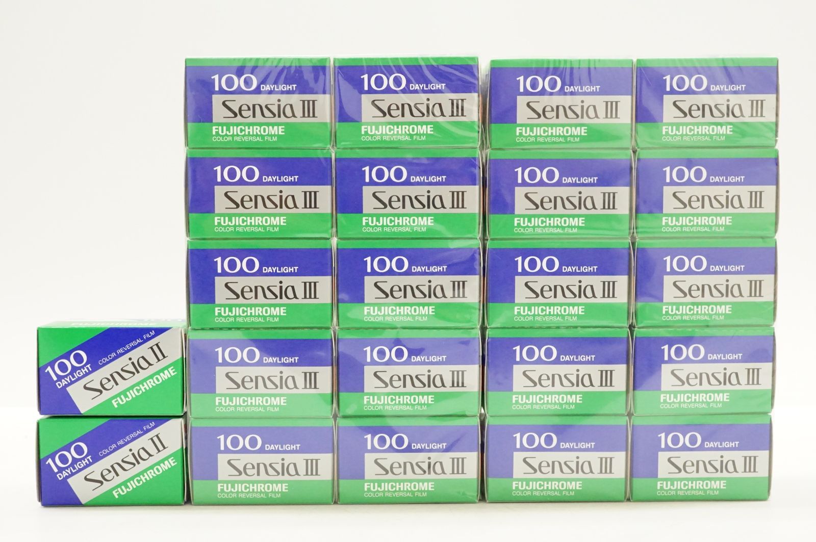 C221431-1 期限切れ FUJICHROME Sensia Ⅲ RAⅢ 135 フィルムカメラ 20本|SensiaⅡ RA135 2本 計22本