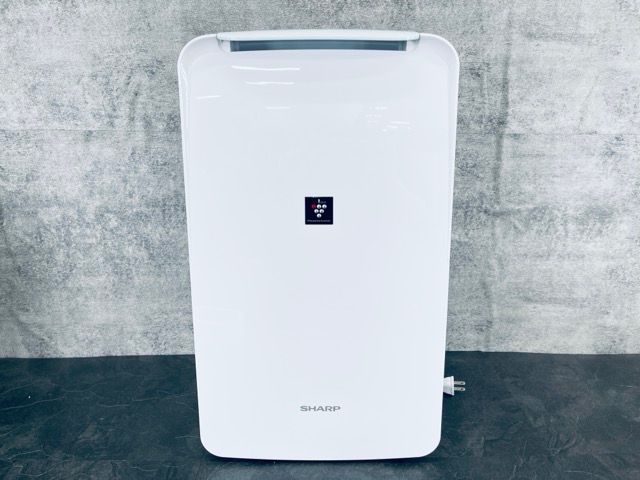 美品 シャープ 衣類乾燥除湿機 【中古】SHARP CV-R71-W 2025年製 美品 シャープ 衣類乾燥除湿機 【中古】SHARP CV-R71-W 2025年製