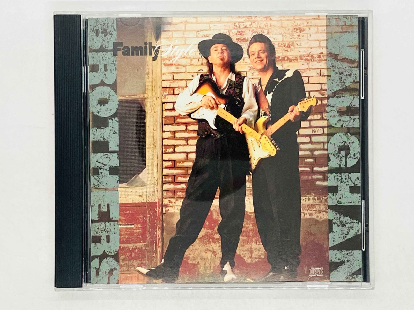CD THE VAUGHAN BROTHERS / FAMILY STYLE / ヴォーン