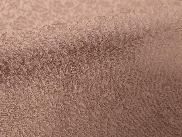 上質な色無地 草花地紋