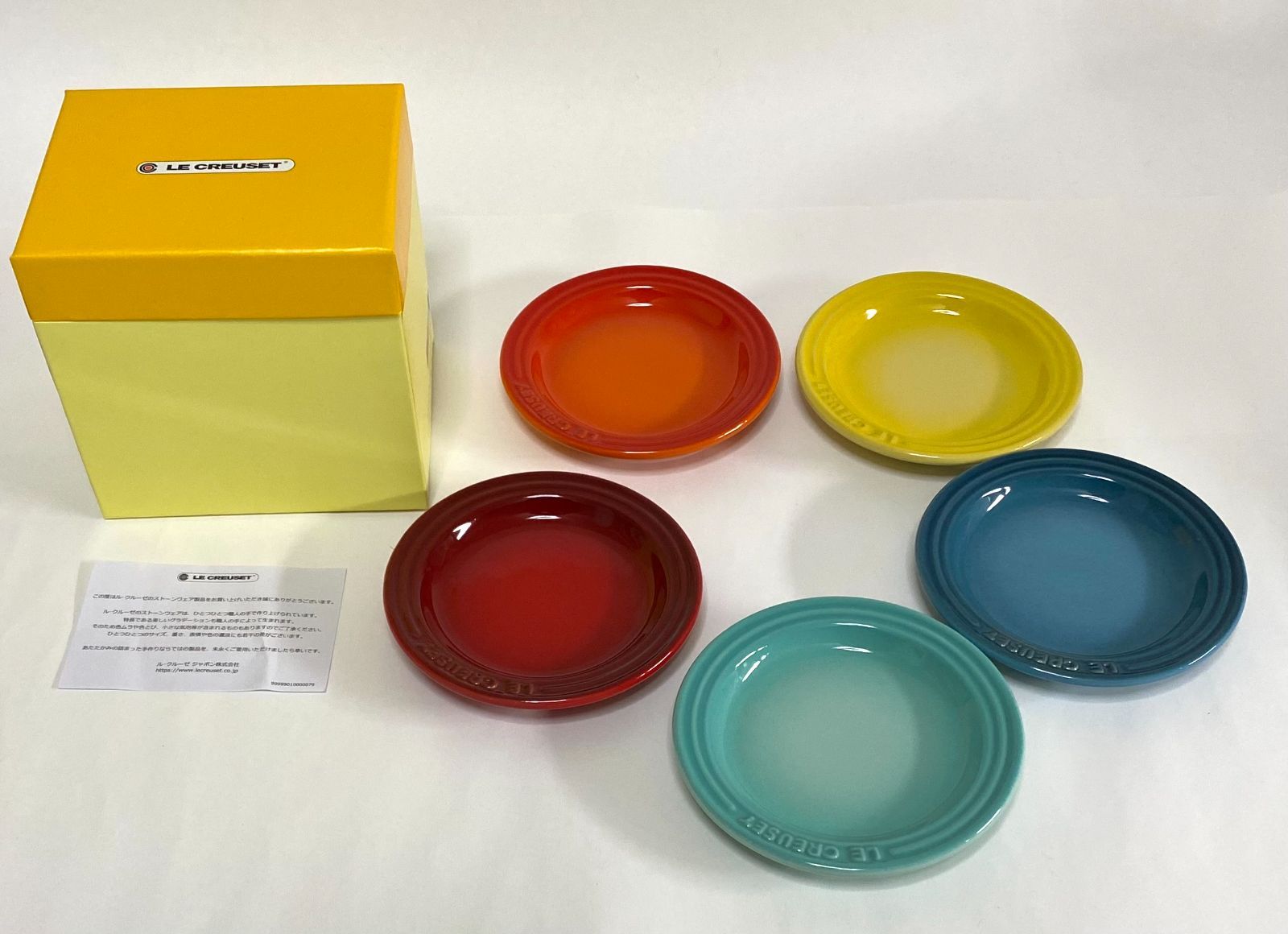 ル・クルーゼ ミニ・ラウンド・プレート (5枚入り) レインボー - メルカリ