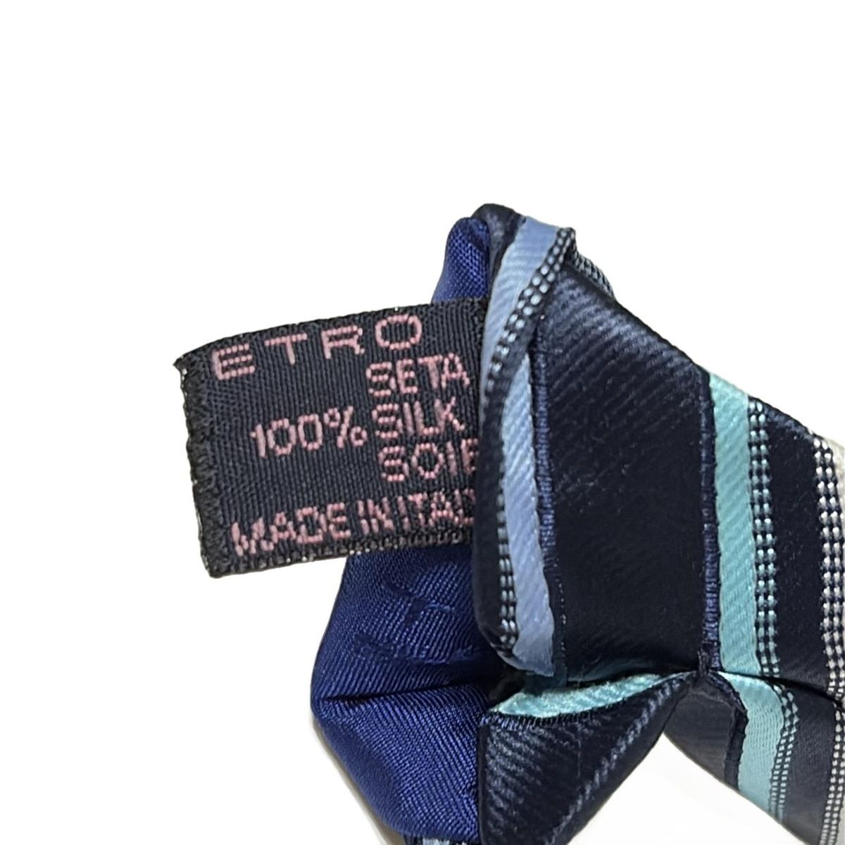 欧風の街並み：詩情ある住まい」 貝楽也 作品 「A3サイズの水彩画」 欧風の