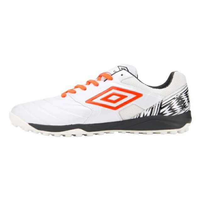 umbro アンブロ アクセレイターTR WIDE Sホワイト/ブラック/オレンジ 24 UF2WJB03WO WO | スポーツ 運動 靴 シューズ スポーツシューズ フットサル フットサルシューズ 人工芝対応 ターフコート向け 