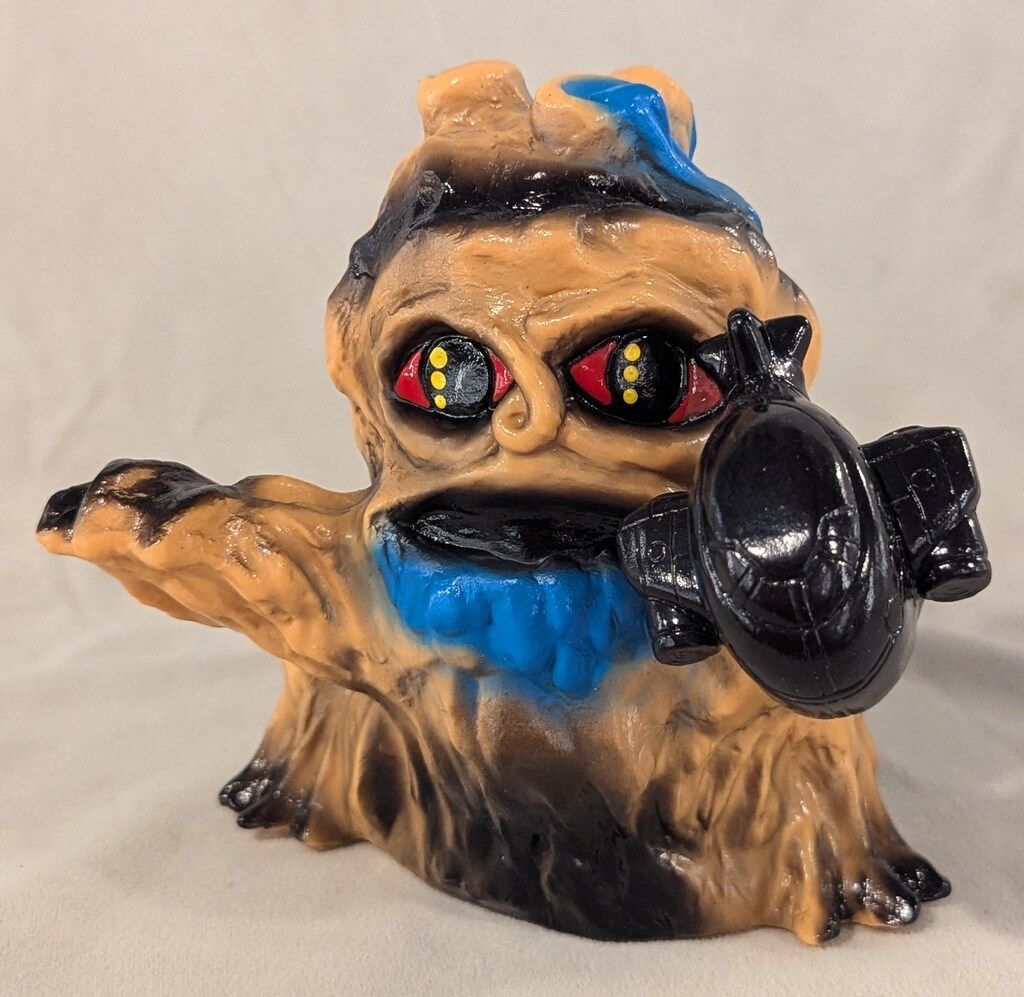 RAMPAGE TOYS KOUJOURA オレンジ成型/青/黒塗装 - メルカリ