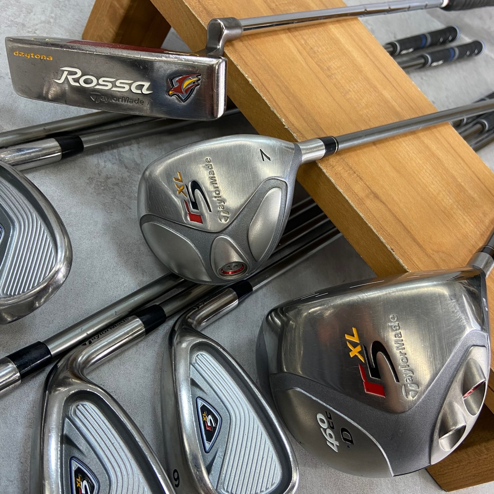 【一流ブランド】TaylorMade r5 XL レディース ゴルフクラブセット 一流ブランド】TaylorMade r5 XL レディース ゴルフクラブセット