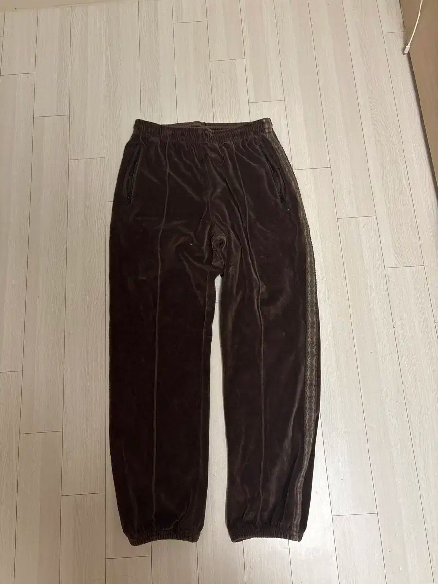 ブラックアウト ベロア スウエットパンツ s