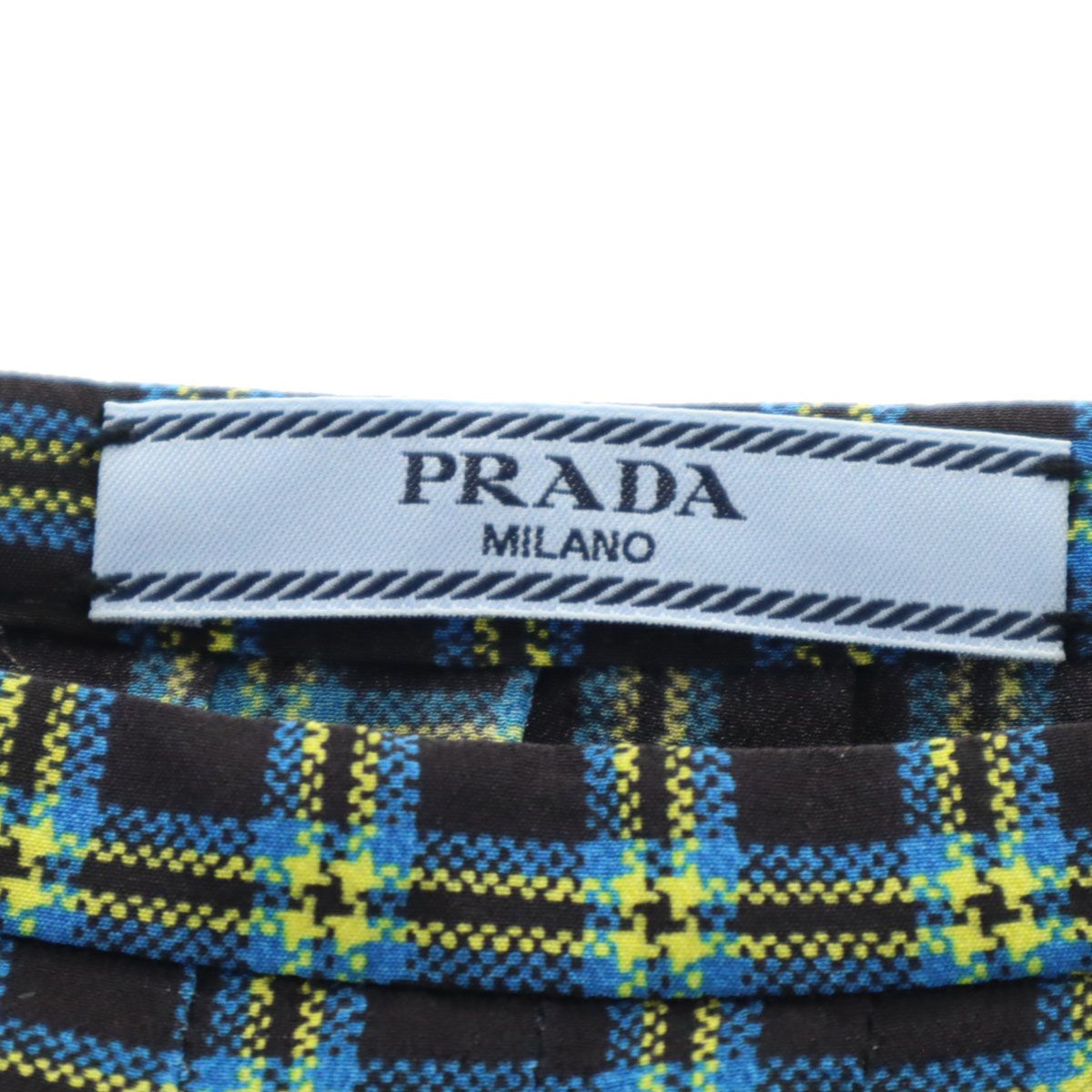 プラダ　リップ　スカート　PRADA シルク　38 Prada Vintage Spring 2000 Black Grey Lipstick Print Silk