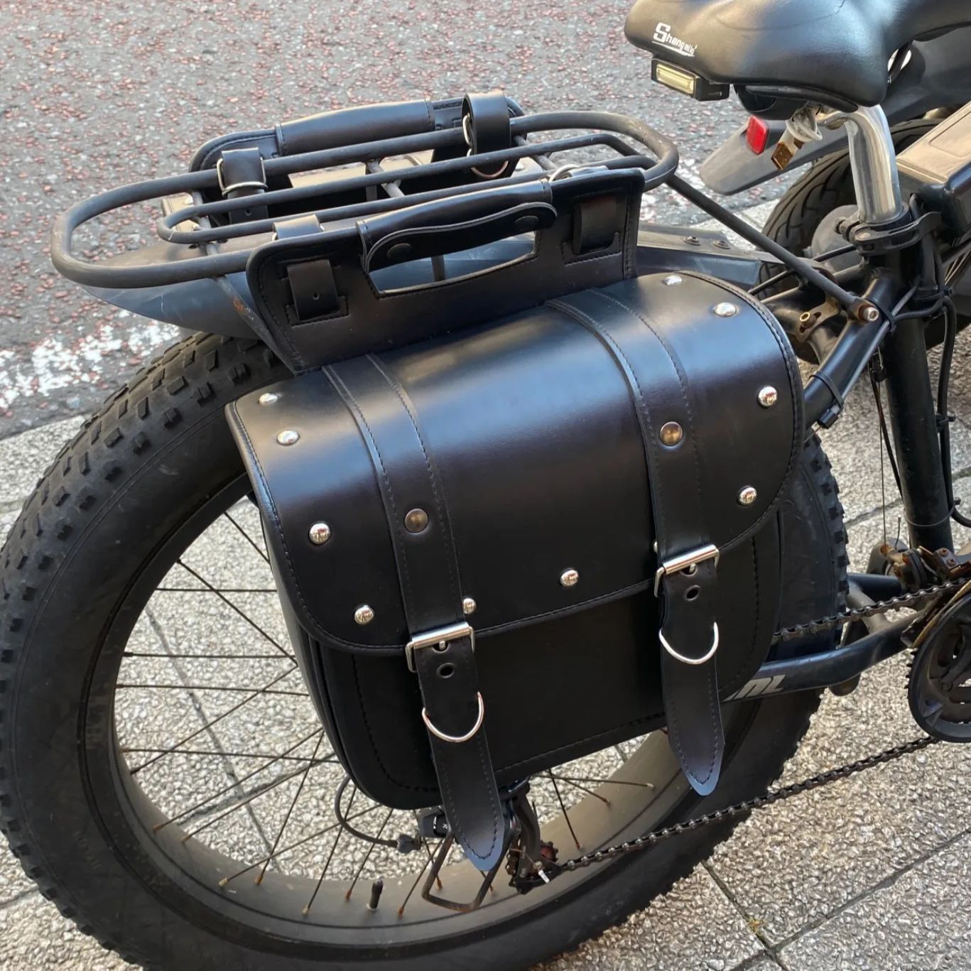 パラダイスバイクバッグ 自転車にも！ サイドバッグ 6L コスパ最高 黒スタッドタイプ - メルカリ