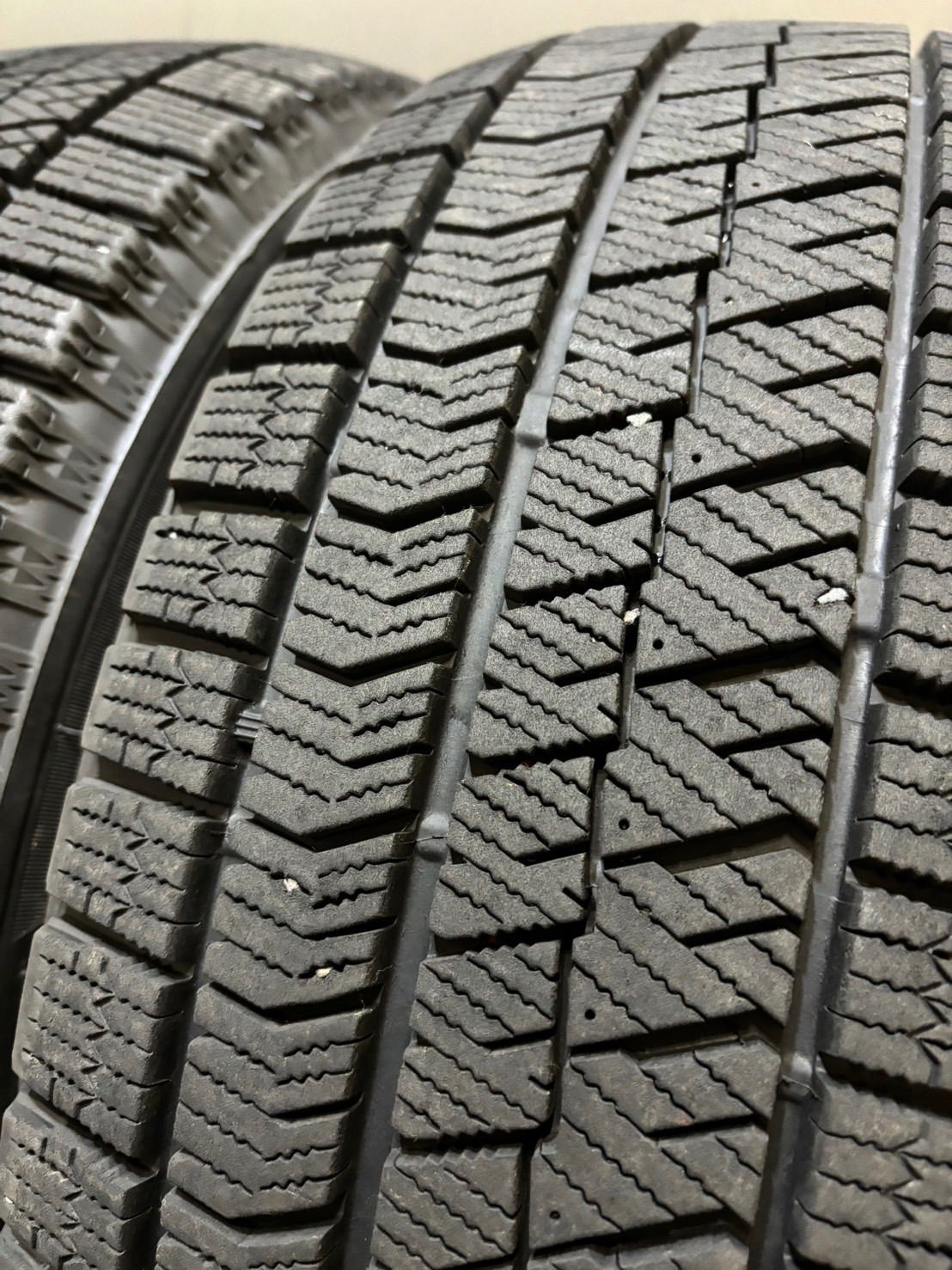 トヨタ ヴォクシー 195/65R15 スタッドレス タイヤ ブリヂストン L272【送料無料】195/65R15 超溝高 ブリヂストン スタッドレス REVO GZ