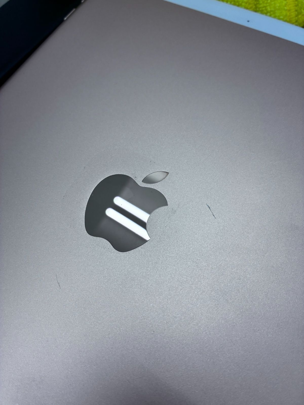 iPad 第6世代 Cellular + Wi-Fiモデル（アイパッド） 32GB バッテリー97％