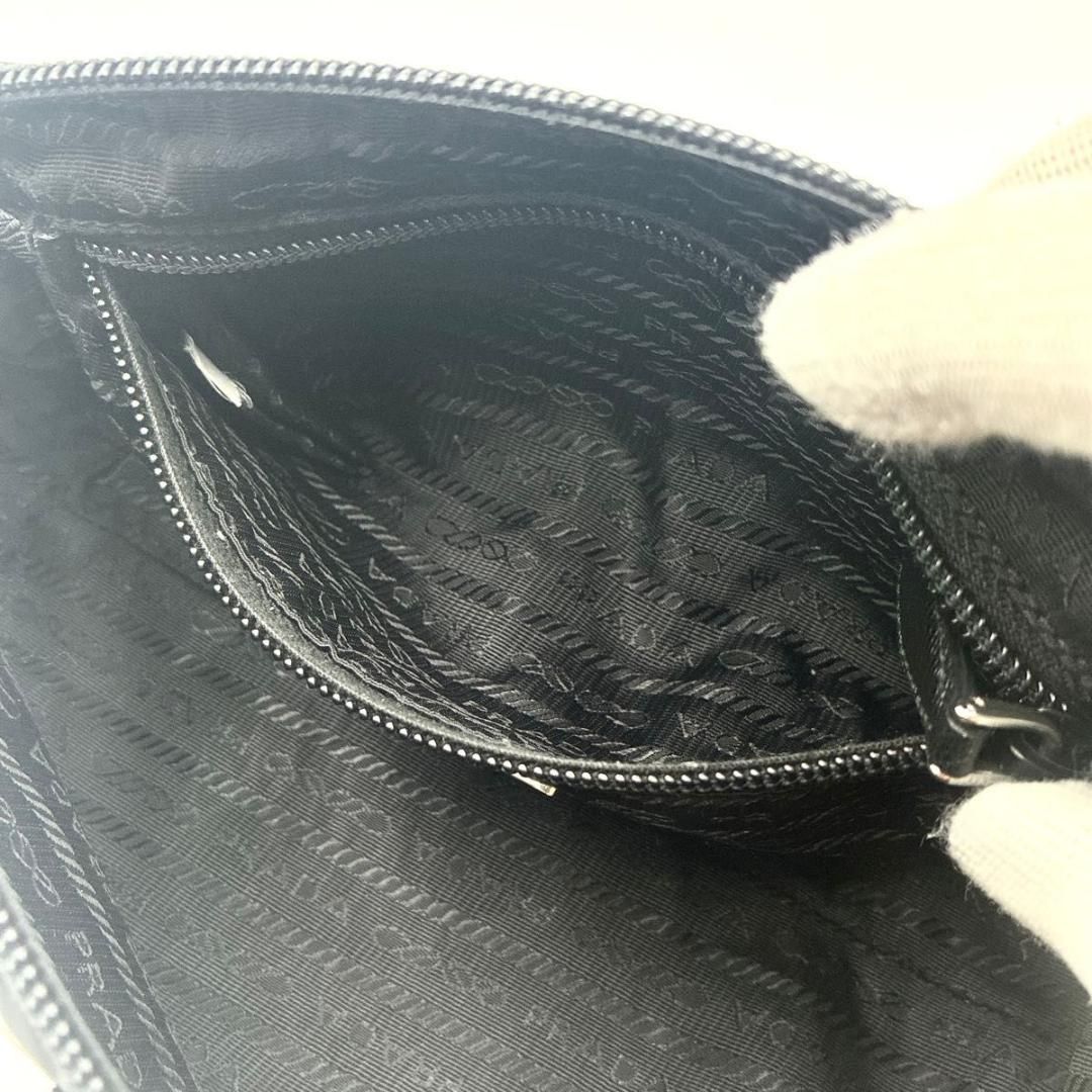 外観美品 プラダ ポーチ サフィアーノレザー 三角ロゴ テスート 白タグ