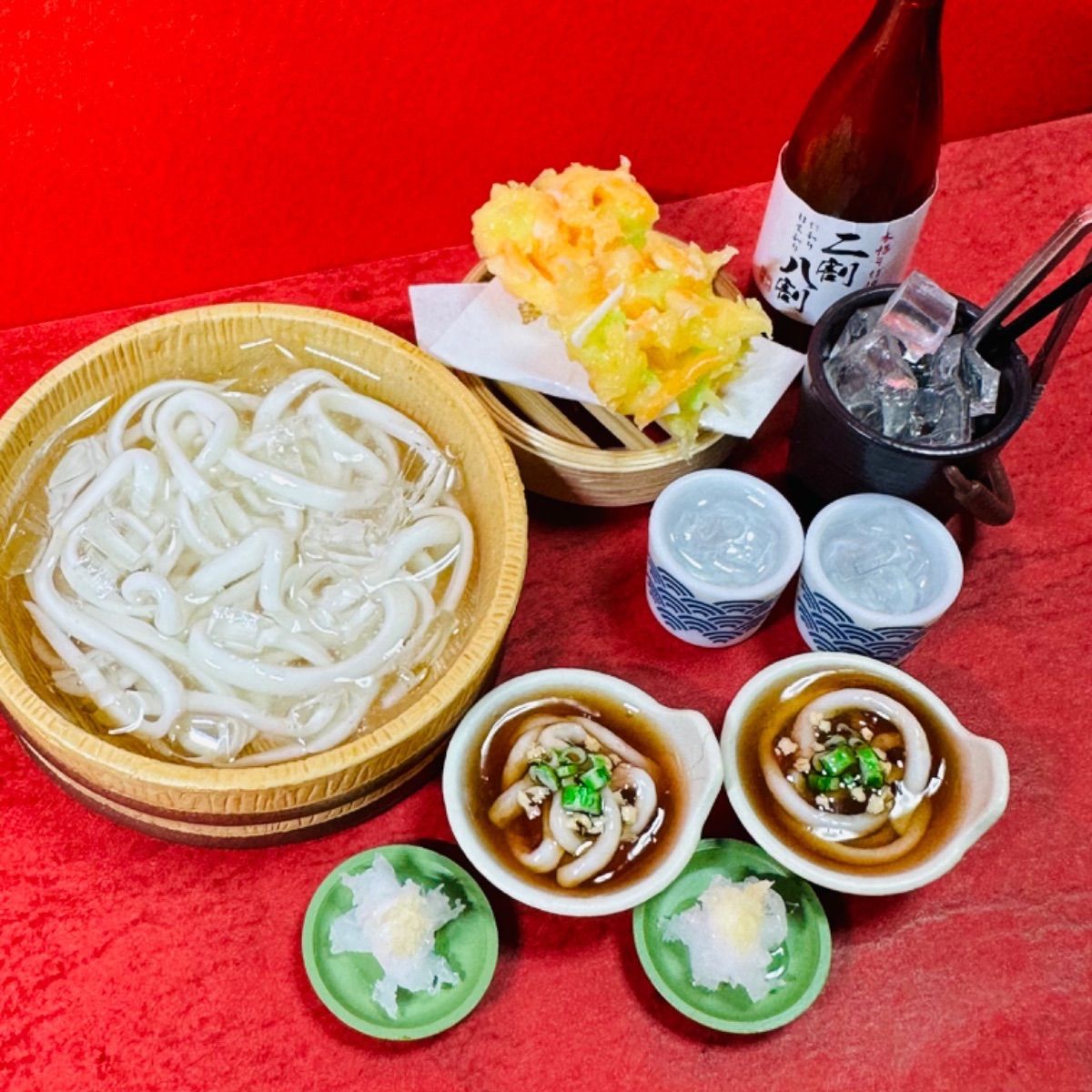 209冷やしうどんセット️ミニチュアフード　うどん　ドールハウス　リカちゃん　シルバニア　ミニチュア食品サンプル　フェイクフード
