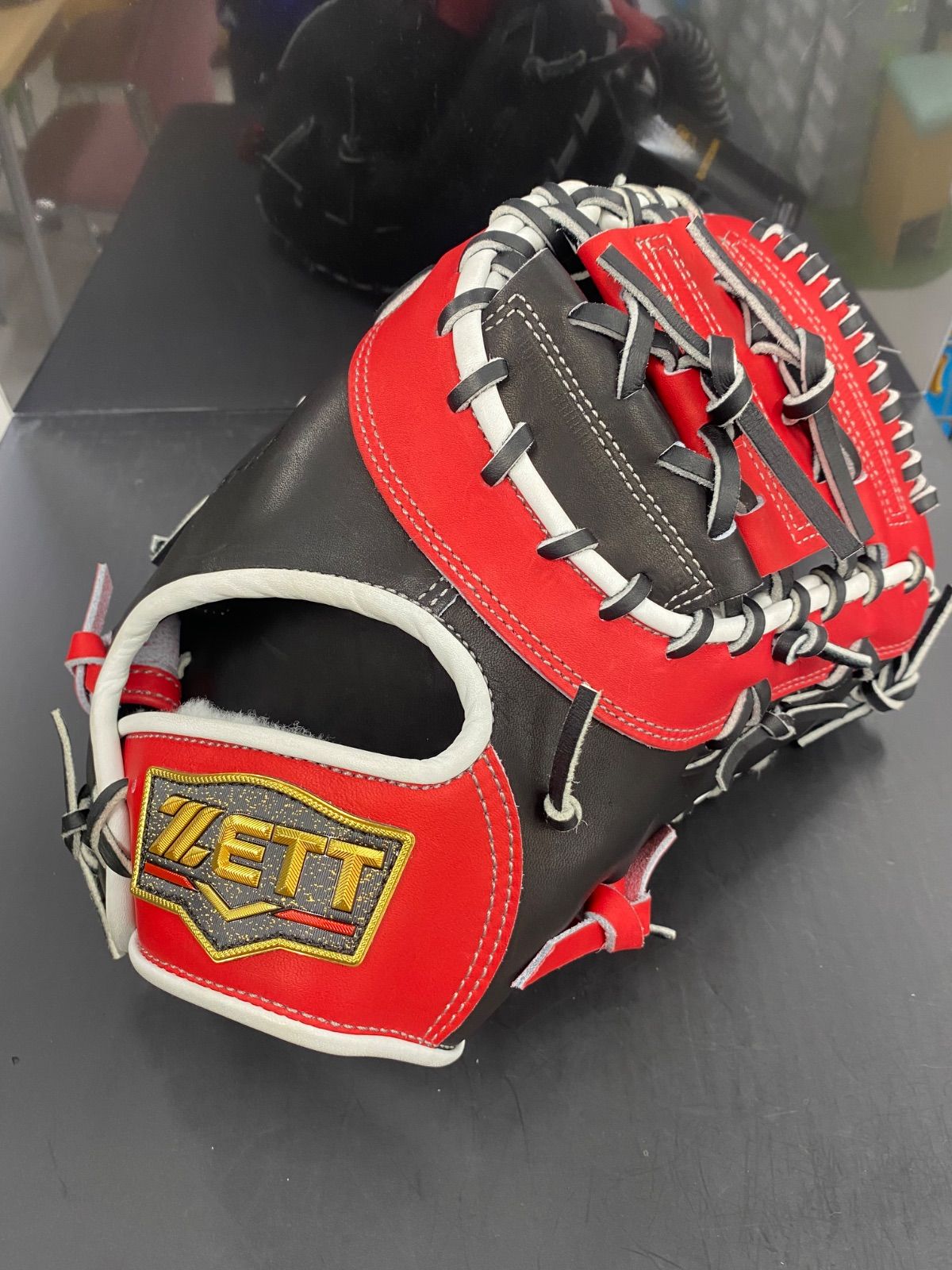 元ヤクルトスワローズ 花田真人投手 実使用グローブ sskグローブ投手