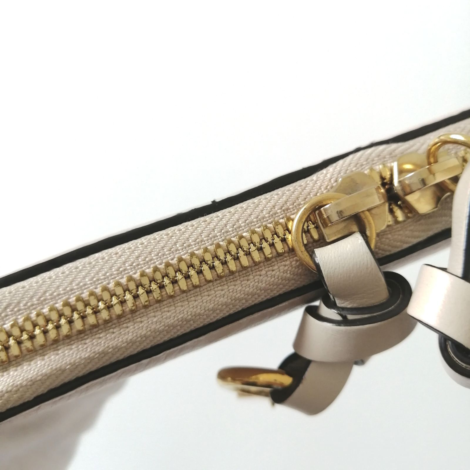 ラウンドファスナー