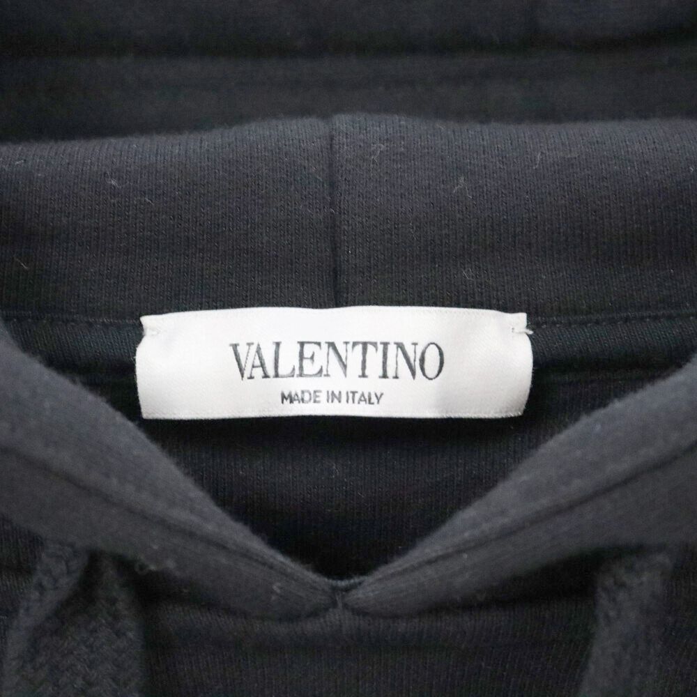 VALENTINO (ヴァレンチノ) VLTN フロントロゴパッチ プルオーバー