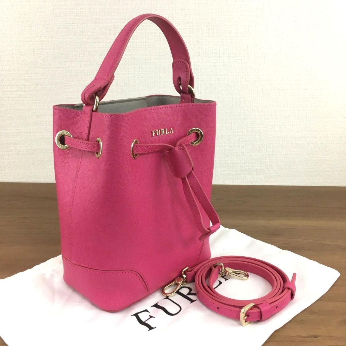 極美品 FURLA ステイシー 2WAYバッグ ピンク 82-