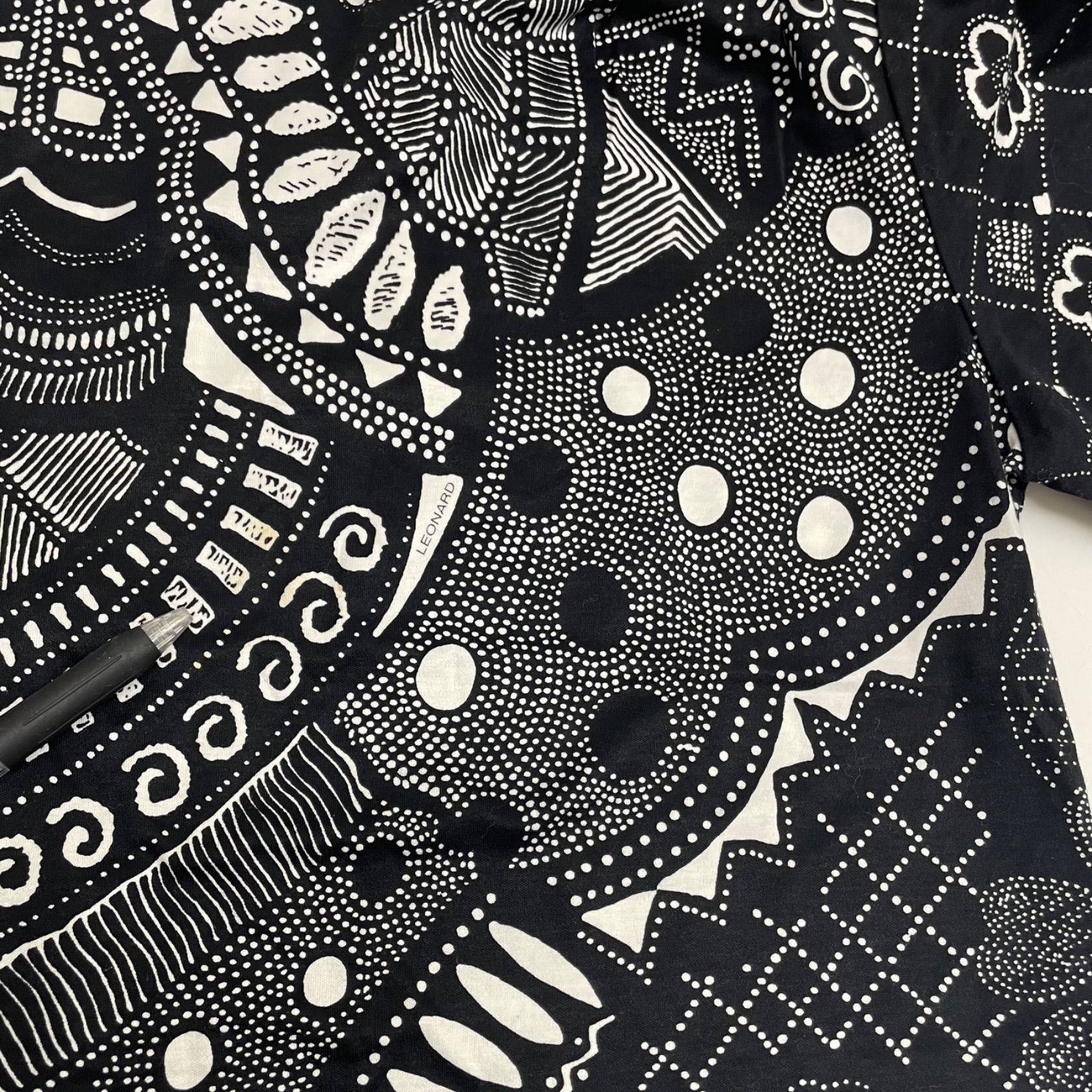[上質] LEONARD レオナール 半袖 カットソー 花柄 白黒 S コットン LEONARD レオナール 半袖カットソー コットン Tシャツ トップス