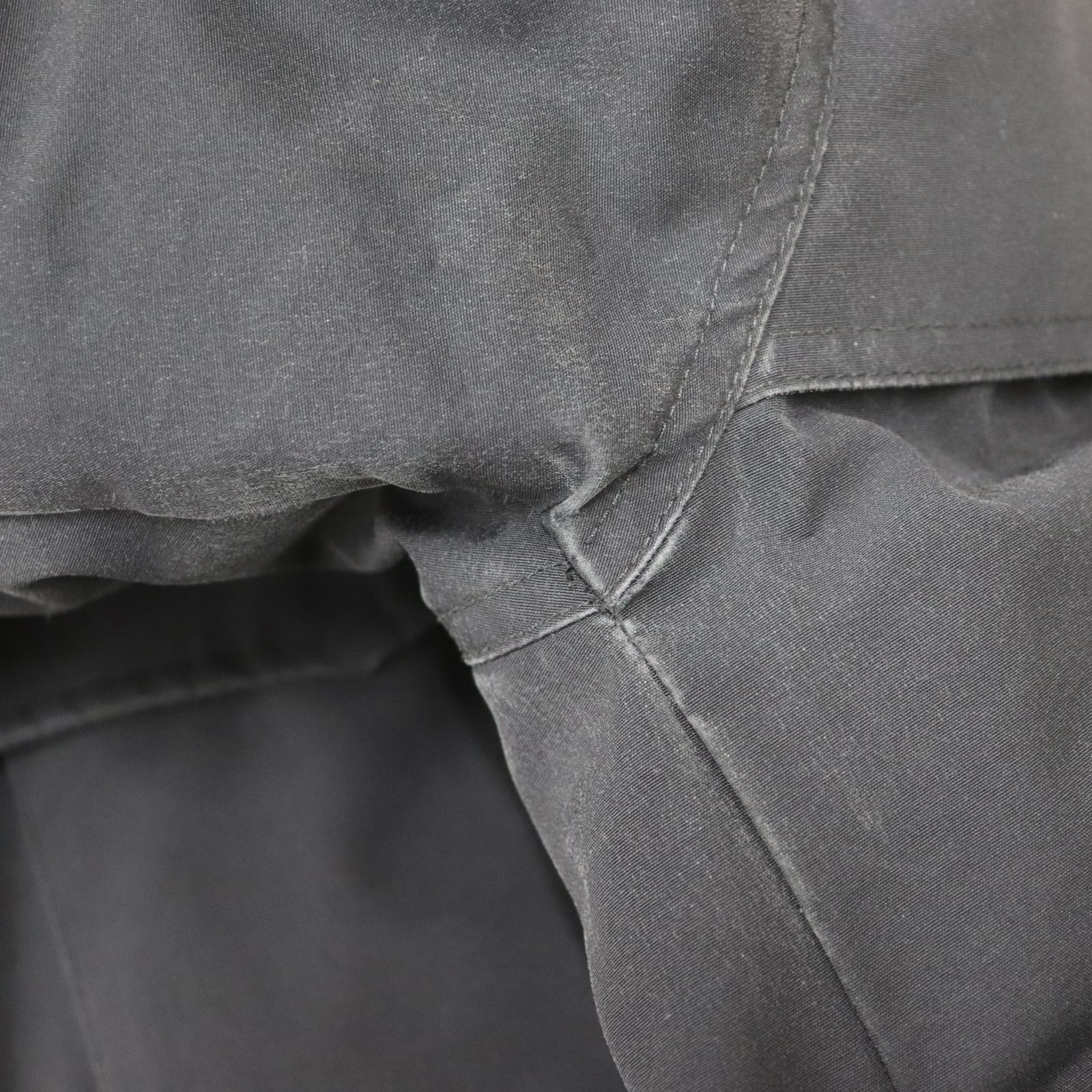 ITZMJZN8DSLY 国内正規品 CANADA GOOSE カナダグース カムループス  