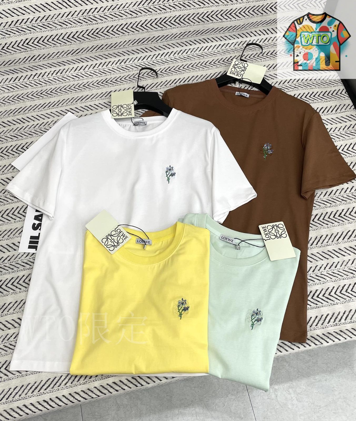 5時間限定価格✨美品✨LOEWE ロゴ刺繍 クロップドTシャツ ライトイエロー 今日特価】LOEWE ポケットカラーブロック刺繍ライトブラウン T