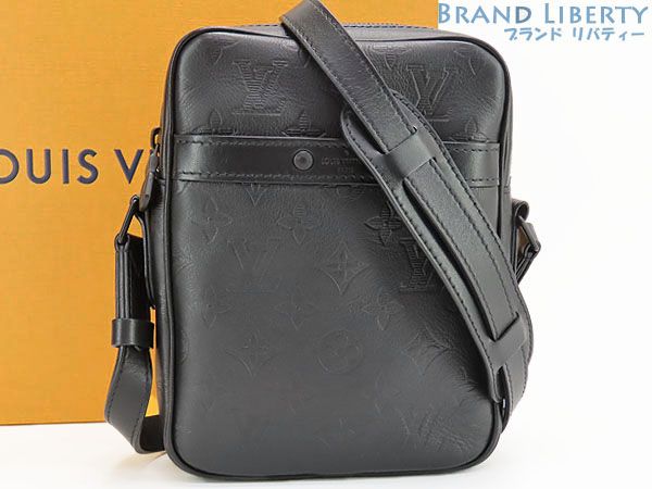 ポスターフレーム A2特大サイズ ワンピースイラスト入り コミック RED