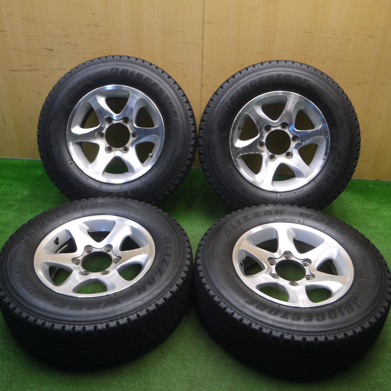 希少 売り切り ☆ バリ溝 ☆ ダンロップ DSX 2 235/40R19 265/35R19 各２本 レクサス GS Fスポーツ ベンツ Eクラス 等に バリ溝！9.5分☆スタッドレス 175⁄60R16 ダンロップ DSX Proget ROXCY