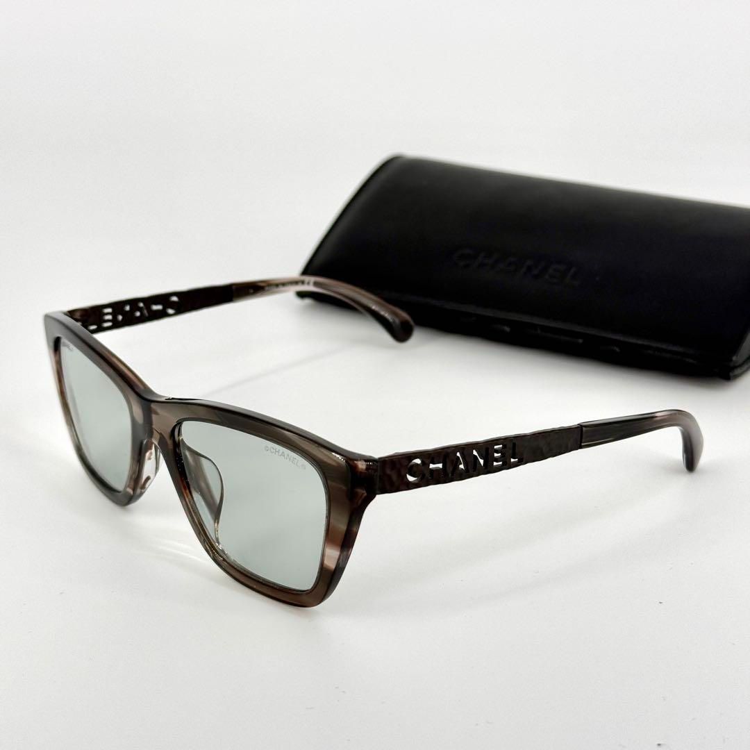 激 CHANEL サングラス 5442-A サイド ロゴ マーブル ブラック シャネル くり抜き 5442-A c.1678|87 53□18 140 1N