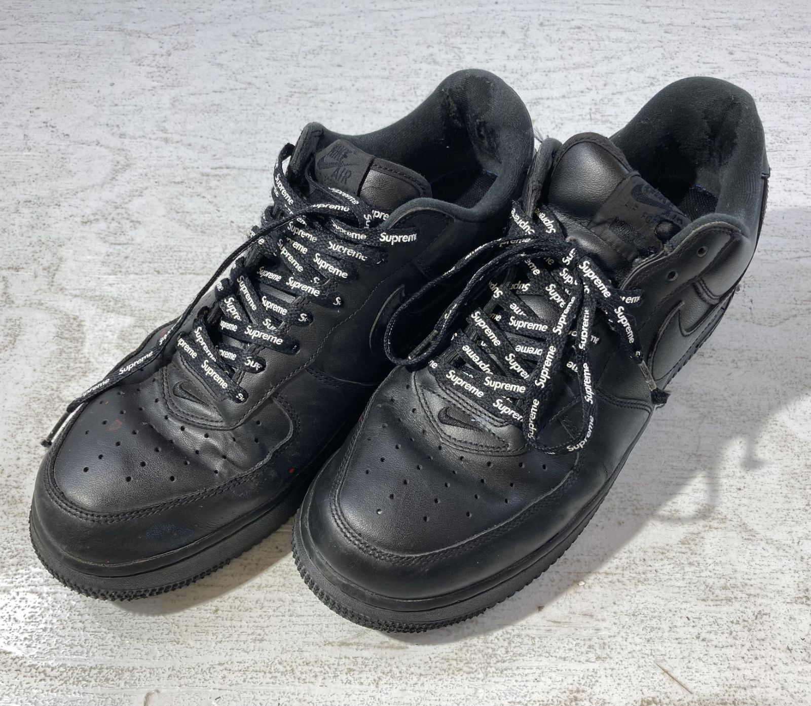 Supreme × Nike Air Force 1 Low 