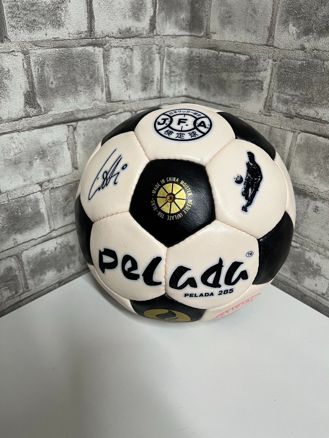 【非売品•美品】リトバルスキー サイン入り サッカーボール 伊藤ハム リトバルスキーサイン入りサッカーボール - メルカリ