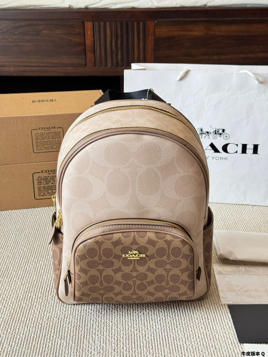 今日 Coach コート ミドル バックパック