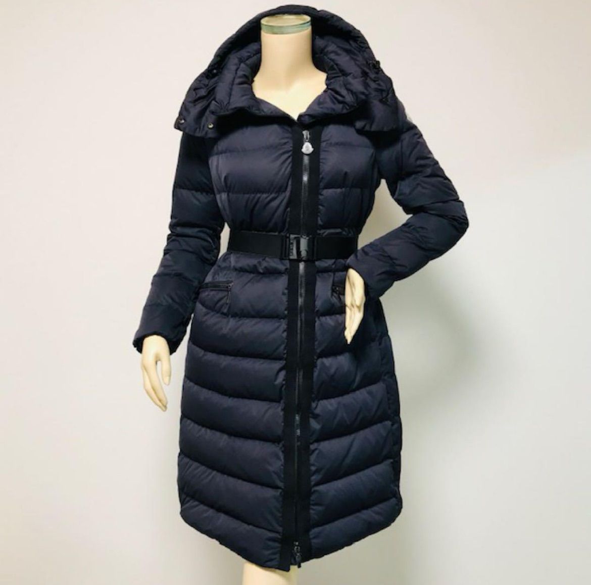 MONCLER 現行タグ　LON 袖ワッペン　ダウンコート　0サイズ 美品☆MONCLER・モンクレール LANOUX レディース ブランドアイコン