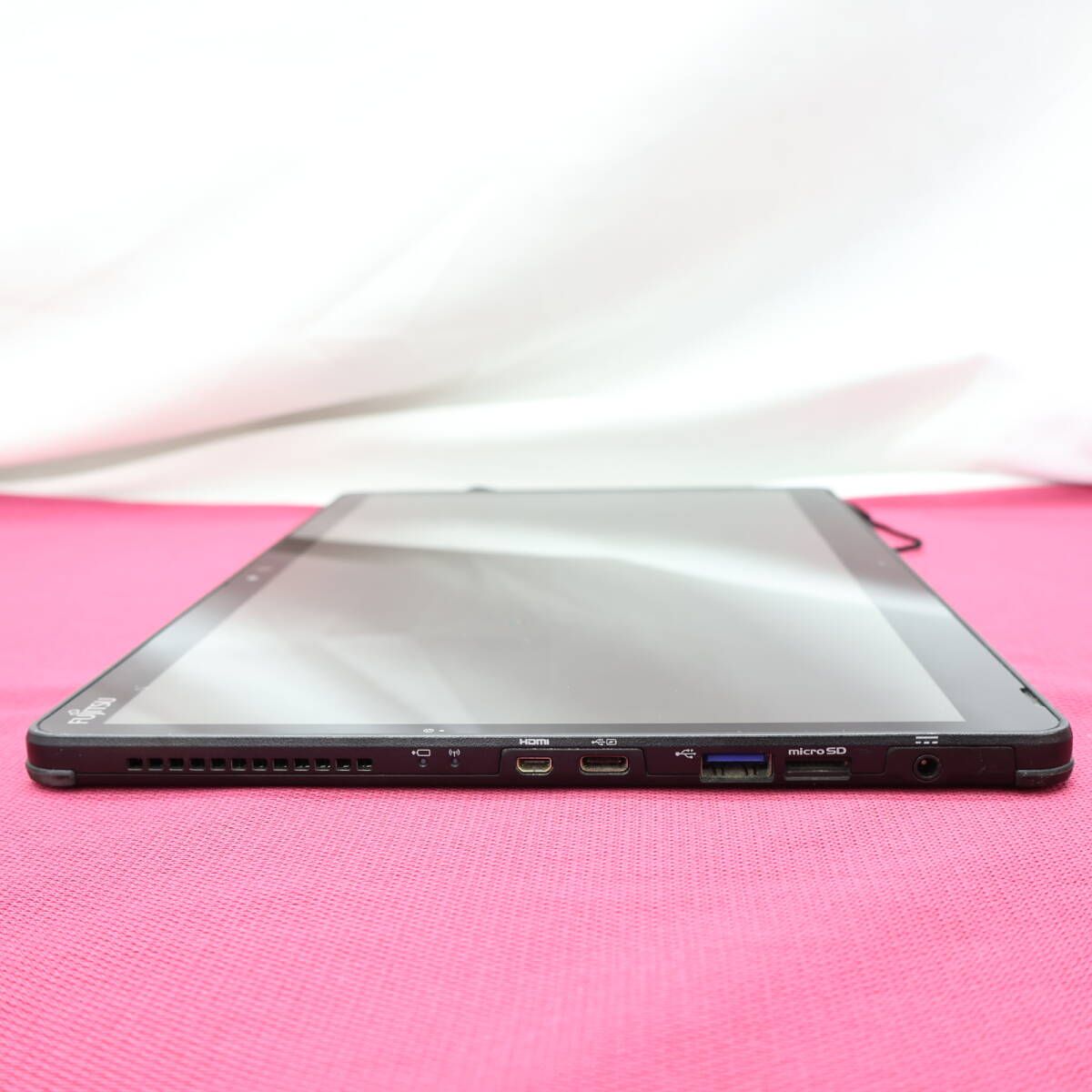 ノートPC ☆超美品 高性能7世代i3！SSD128GB☆Q738/SE Core