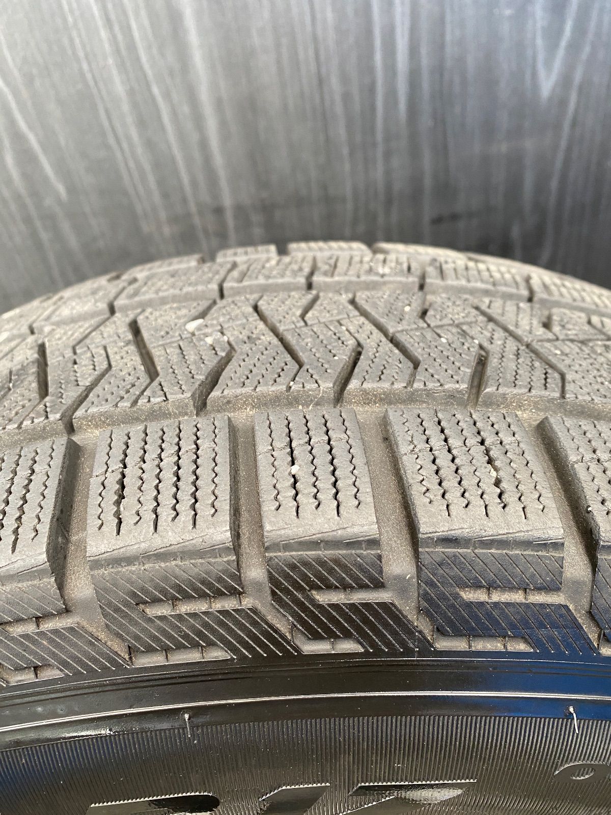 PIRELLI ICE ASIMMETRICO 17インチ THE STRANGER HAS CARRIED アルミ 
