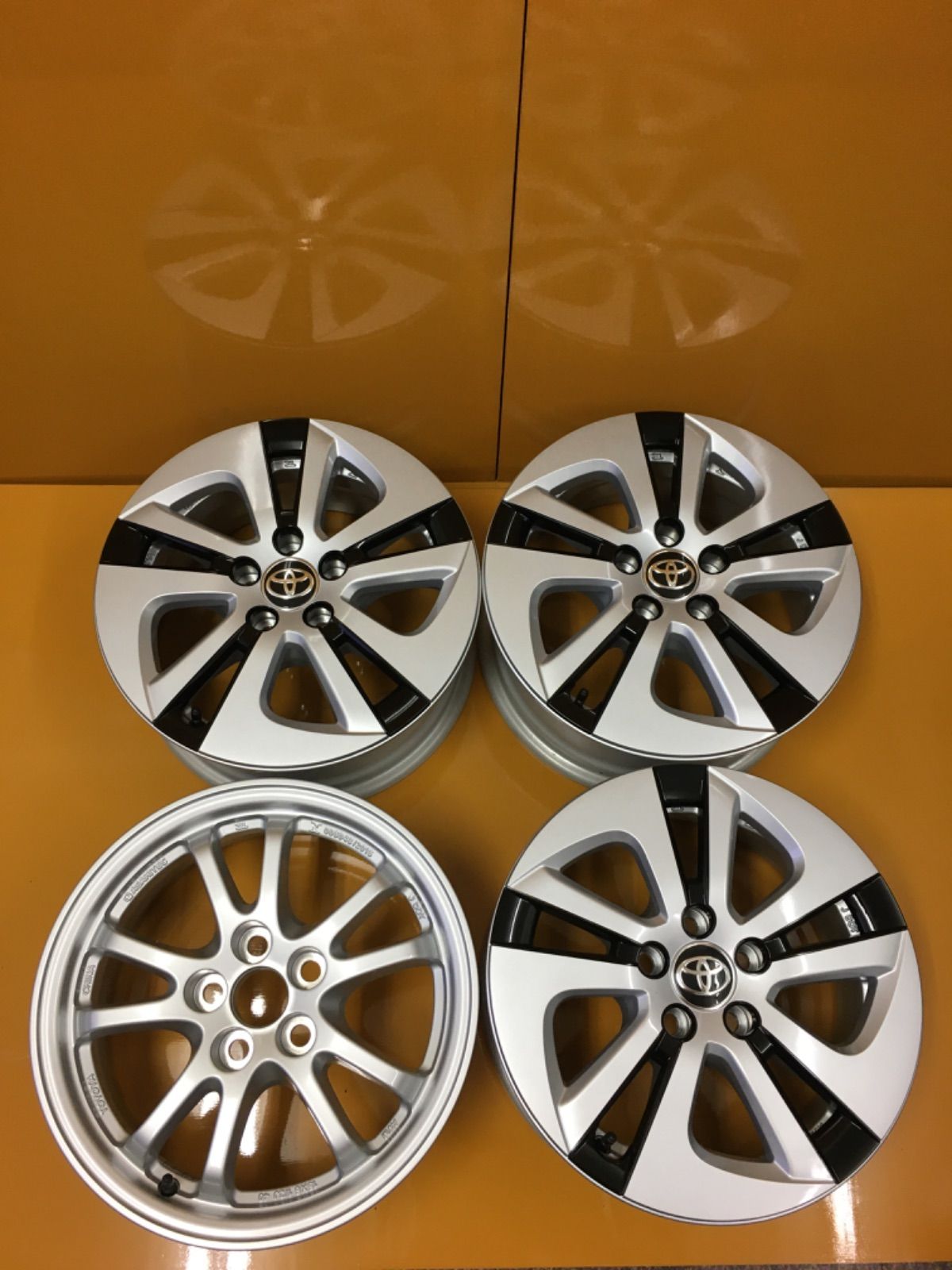 プリウス 15インチ アルミホイール❣️❣️ トヨタ純正 4本