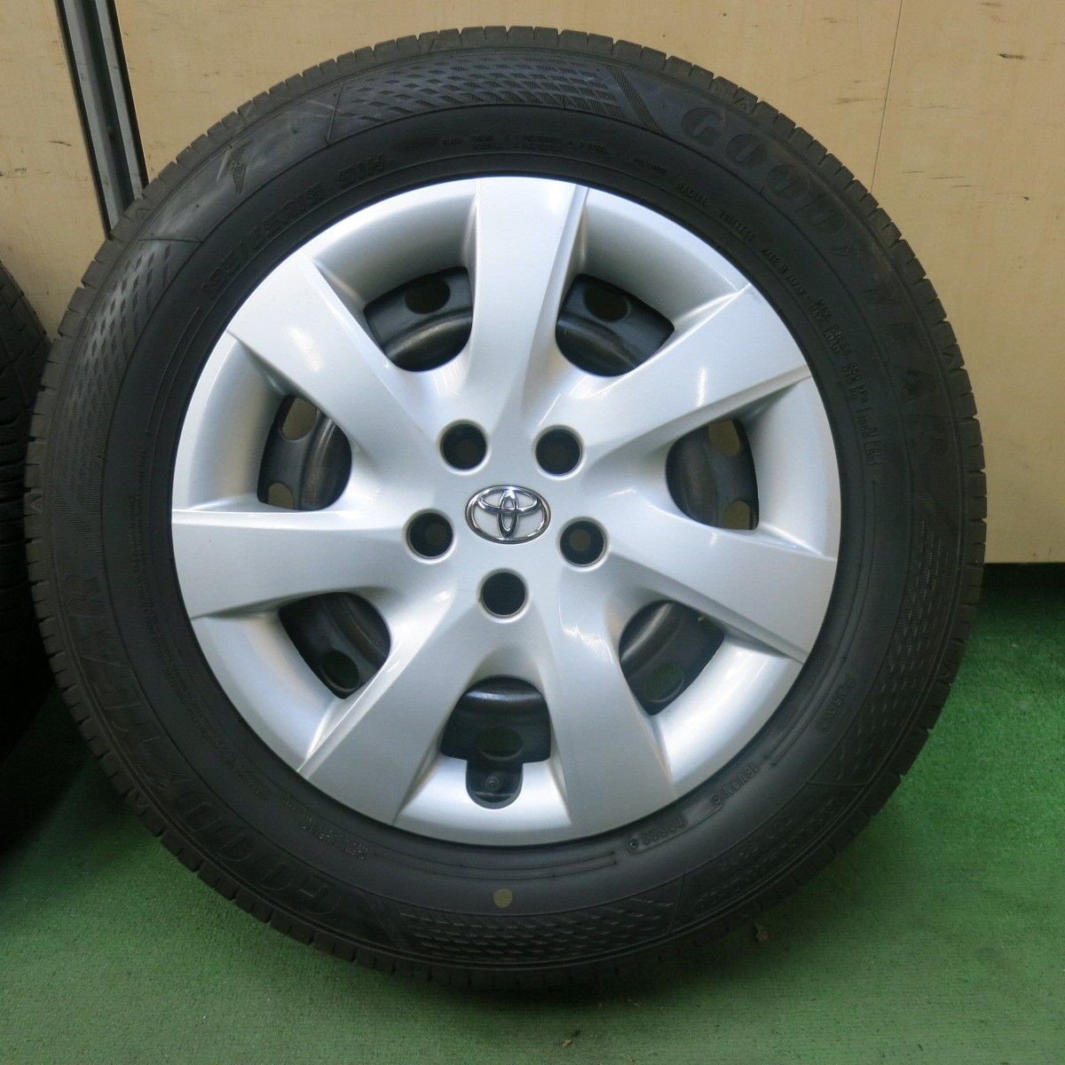 流行 バリ溝 21年 9.5分 トヨタ 20系 ウィッシュ 純正 スチール 195 65R15 グッドイヤー EfficientGrip ECO EG02 15インチ PCD100 5H 5092901SKノ 激安で季節を先取り。