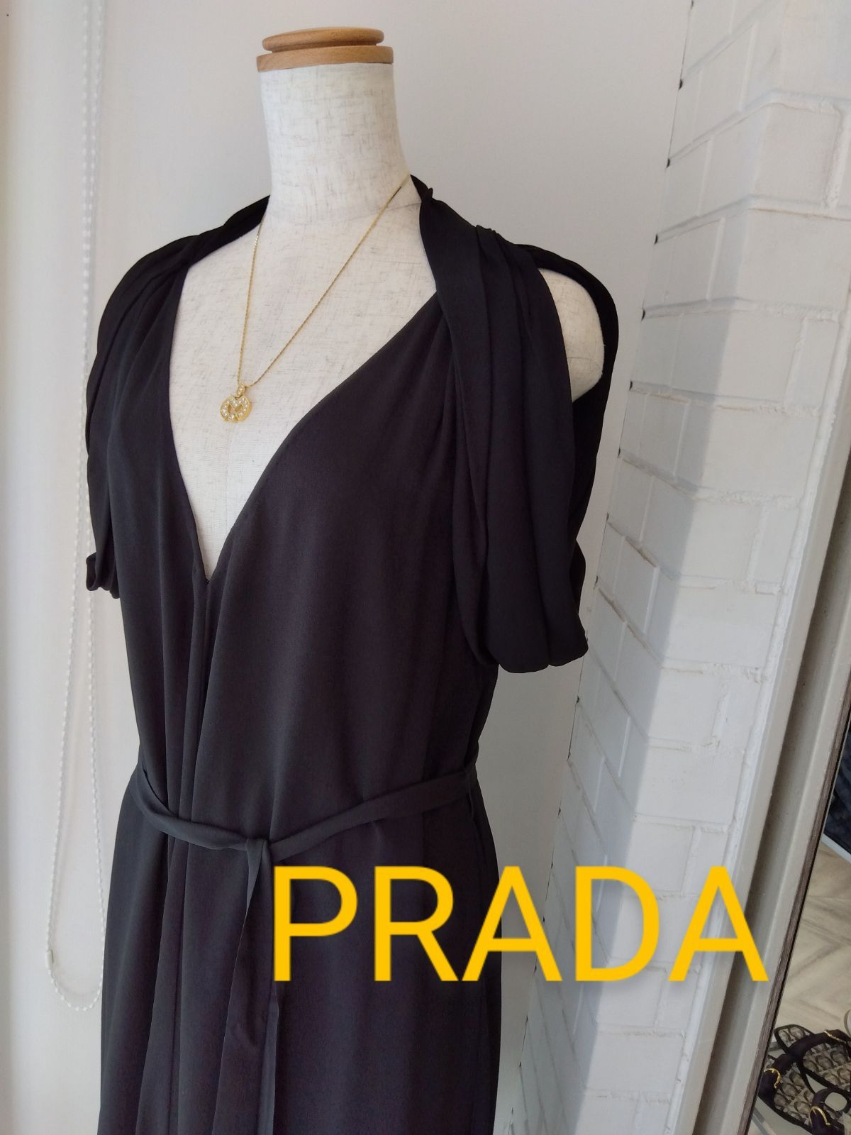 プラダ　PRADA ドレス　黒 ドレス - プラダ（PRADA ） | アイテムサーチ ｜VOGUE JAPAN