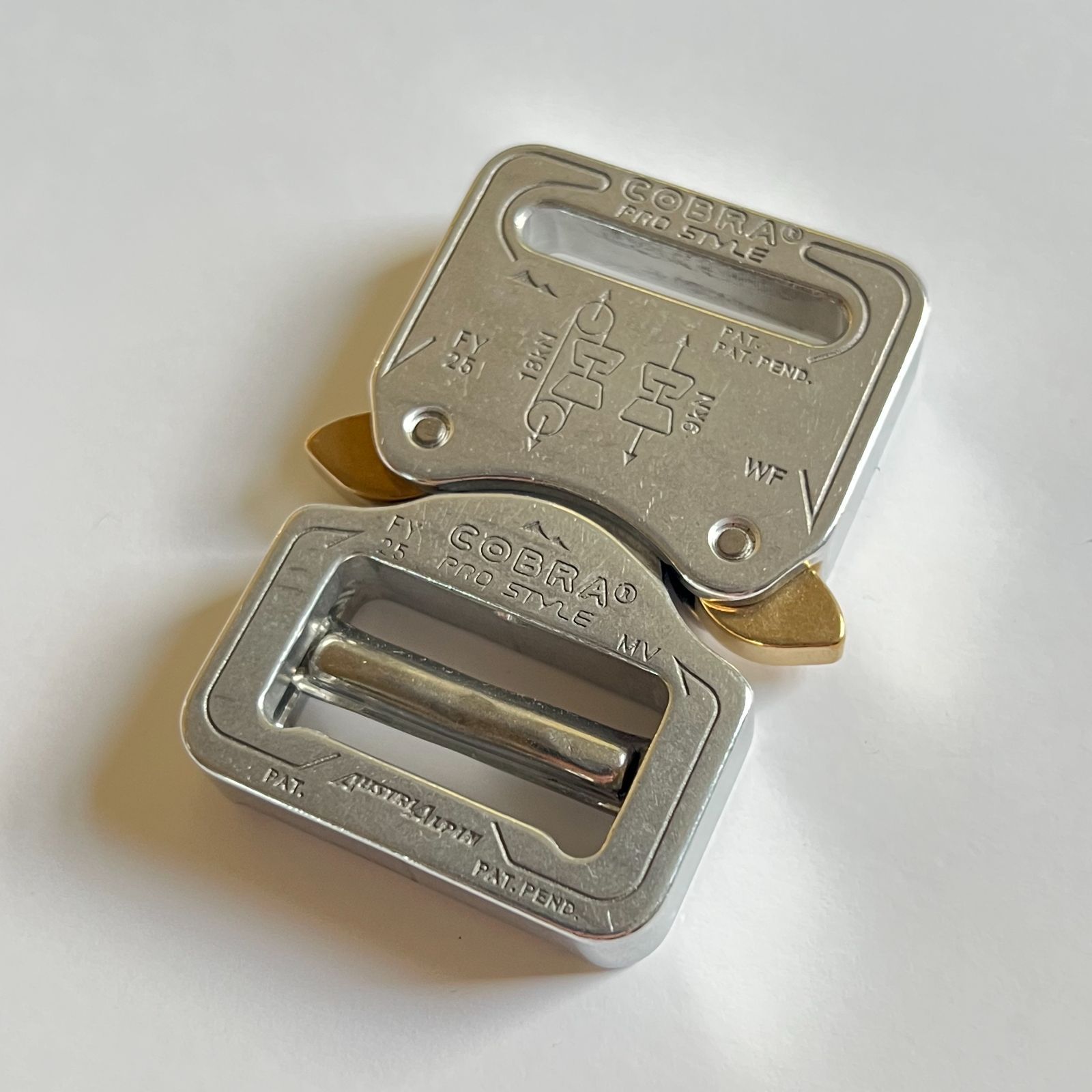 Nさん専用オーストリアルピンコブラバックル20mmキーホルダー✖️2