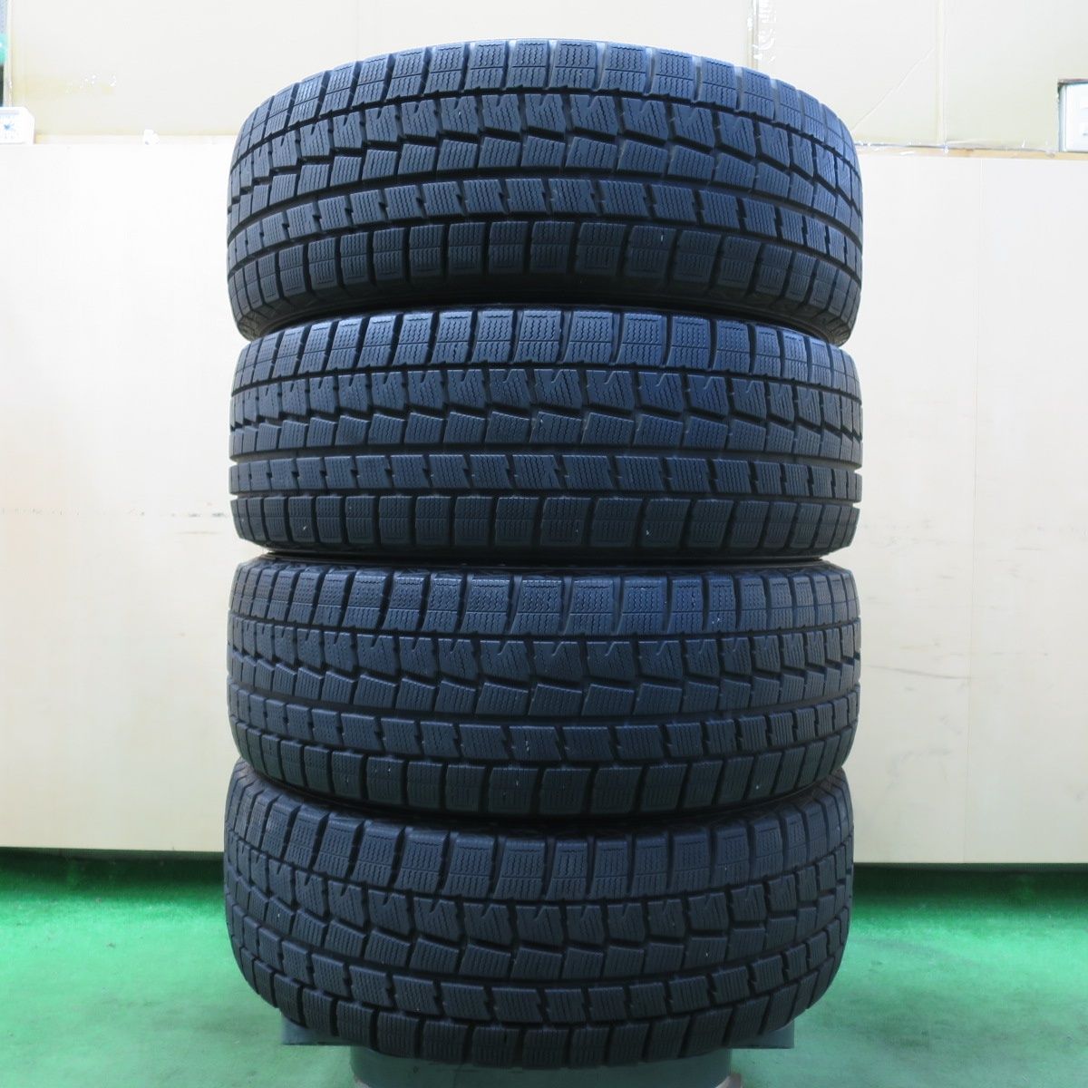 バリ溝！冬タイヤセット 215/60R16