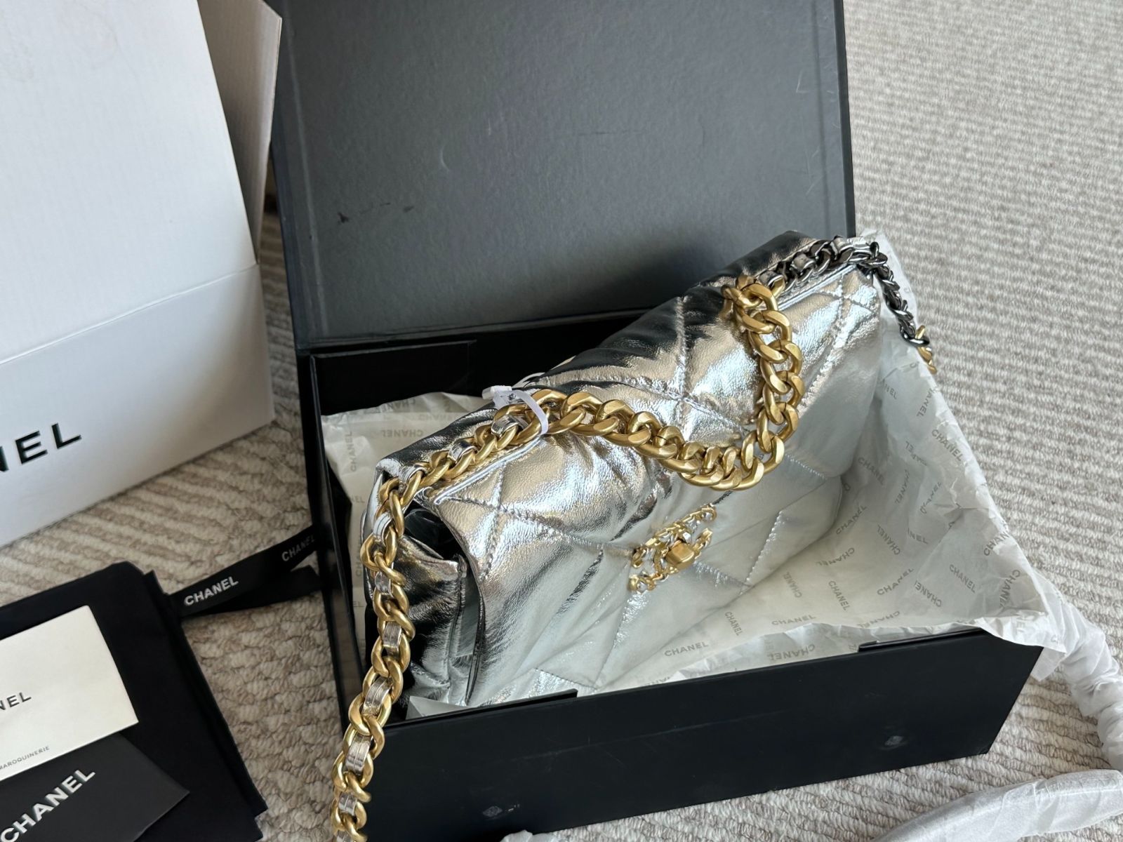 今日特価】Chanel 19 Bag Small Size（シャネル 19 バッグ スモール