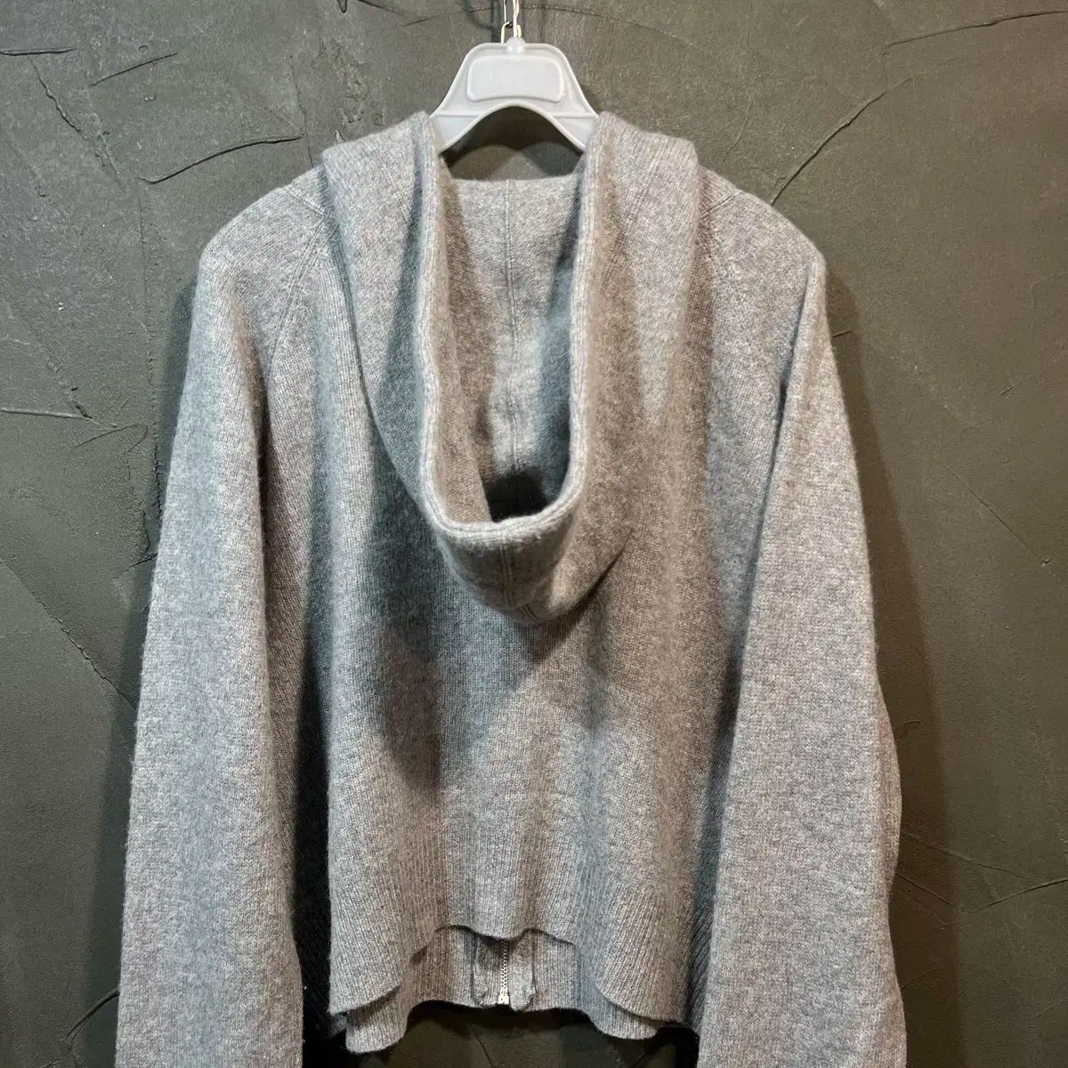 ジップアップパーカー フード付き