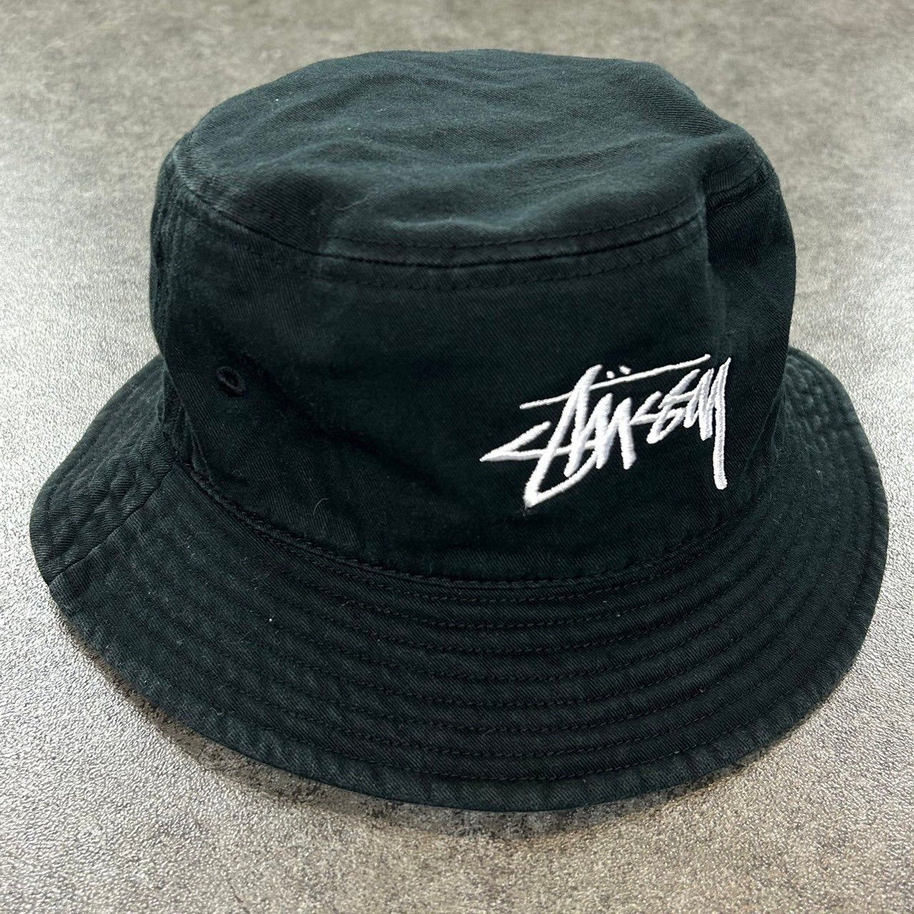 STUSSY JAPAN Shawn Logo Embroidery Bucket Hat Black ステューシー ロゴ刺繍 バケットハット バケハ  ブラック 黒 S/M 男女兼用 - メルカリ