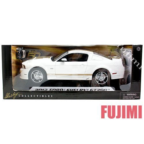 SHELBY COLLECTIBLES 2012 Ford Shelby GT350 with Cobra 1/18 